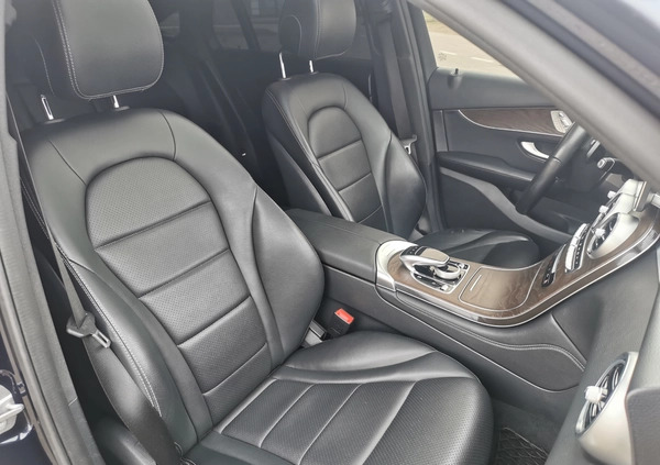 Mercedes-Benz GLC cena 164900 przebieg: 73000, rok produkcji 2018 z Słupsk małe 781